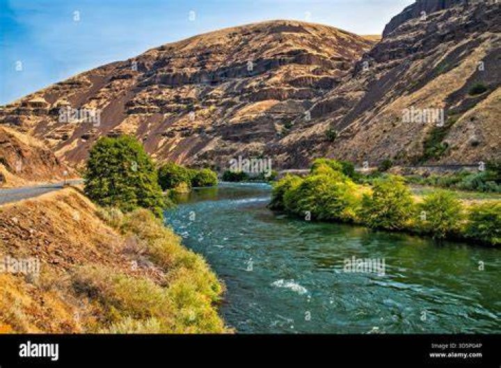 Where is the deschutes river?