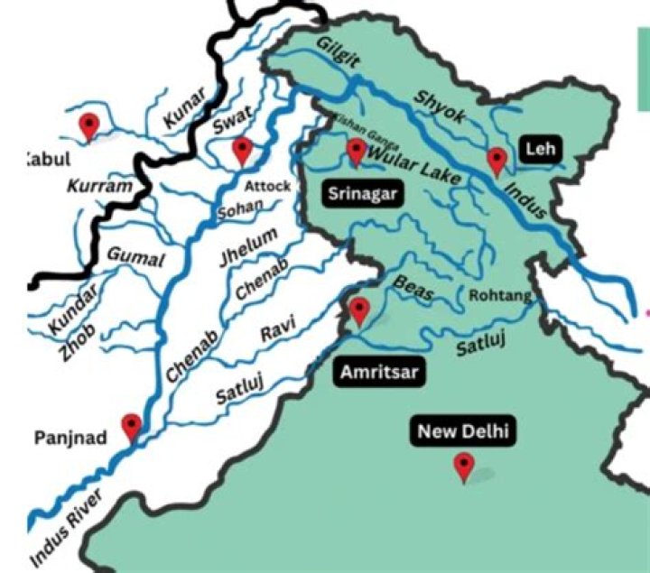 Why jhelum forms meanders?